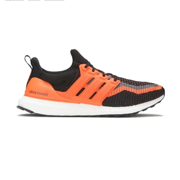 NWT - JUVENTUS FC X ULTRABOOST DNA 'FOOTBALL PACK' - 8.5 - Picture 2 of 7